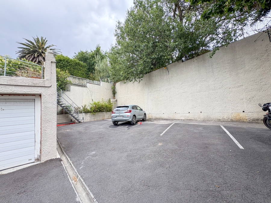 2 Bedroom Property for Sale in Oranjezicht Western Cape